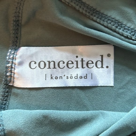 Buttery soft capris in Sea Blue S/M - Picture 3 of 5